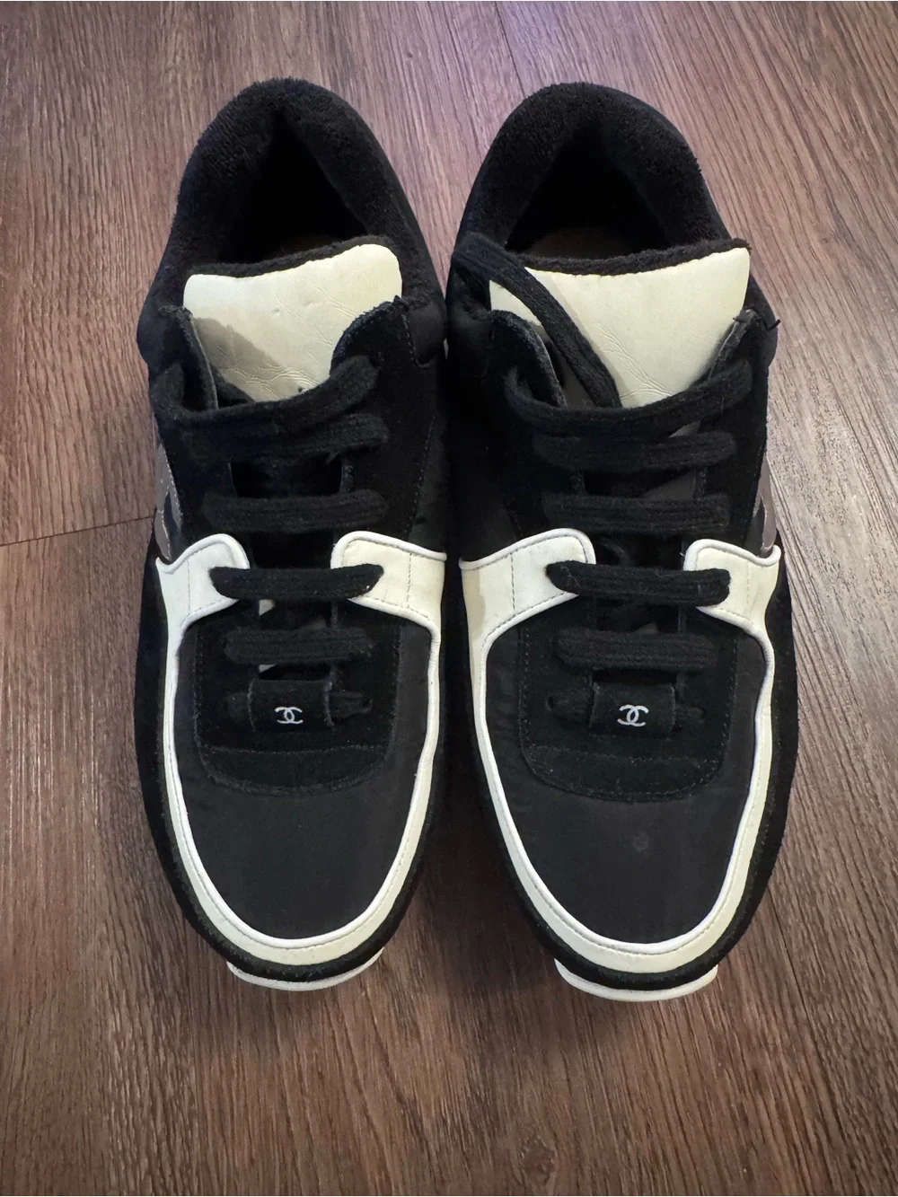 CHANEL Black and White Low-Top CC Logo Sneakers